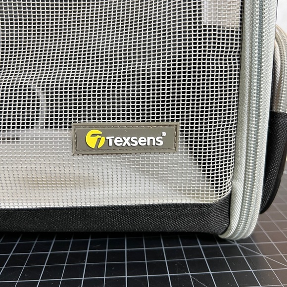 EUC Texsens pet backpack - Picture 2 of 9